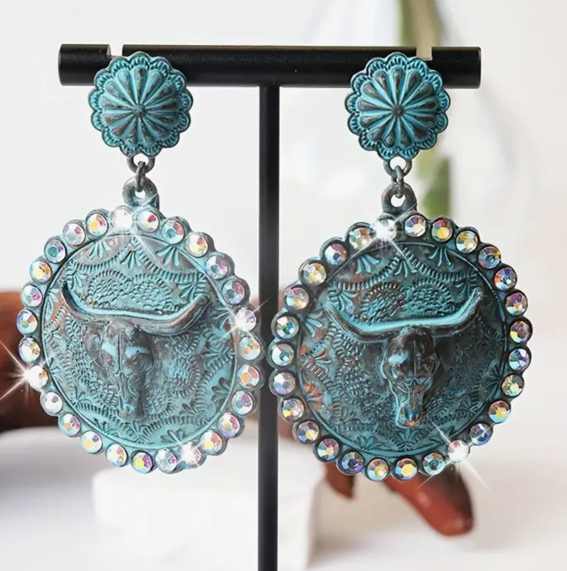 Bull head rhinestone round earrings turquoise